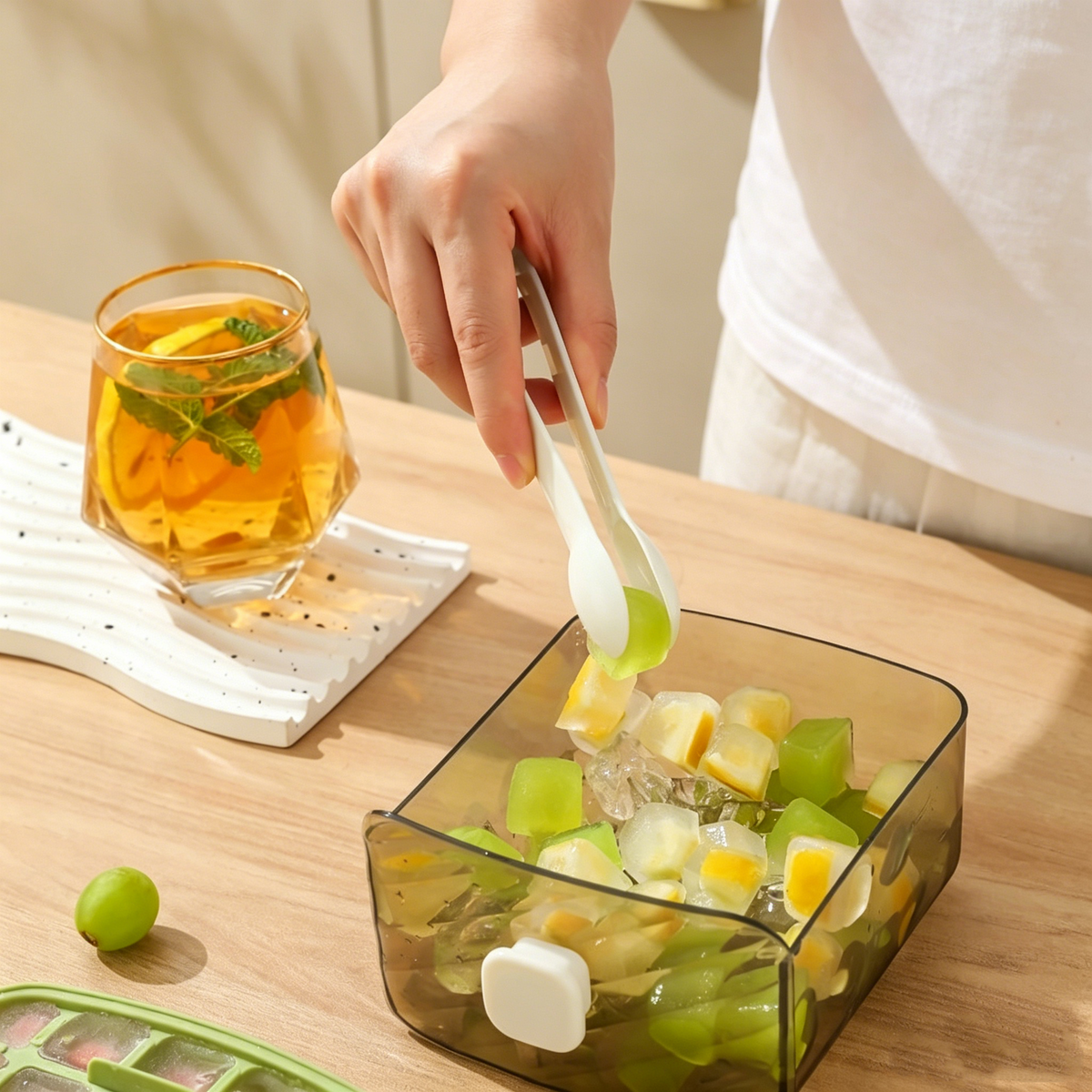 🧊48-Grid Push-Type Ice Maker Tray – Easy Release Countertop Ice Maker with Drawer & Lid